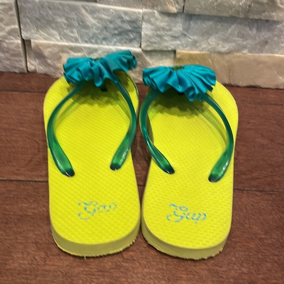 Gap flip-flops - Picture 3 of 5
